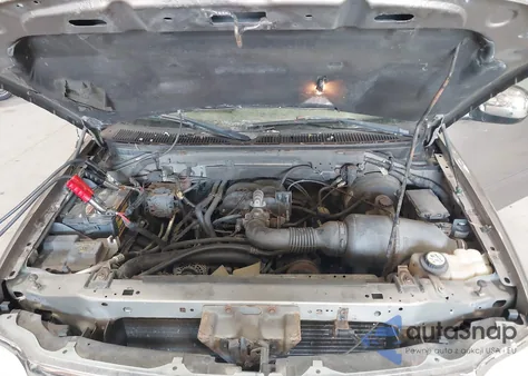 2001 Ford F-150 Xl/Xlt z USA, uszkodzony, nr VIN 1FTZX17241NB44865